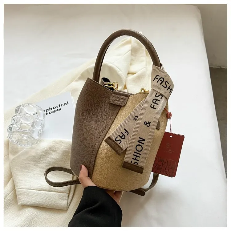 Avery - Trendy Handbag