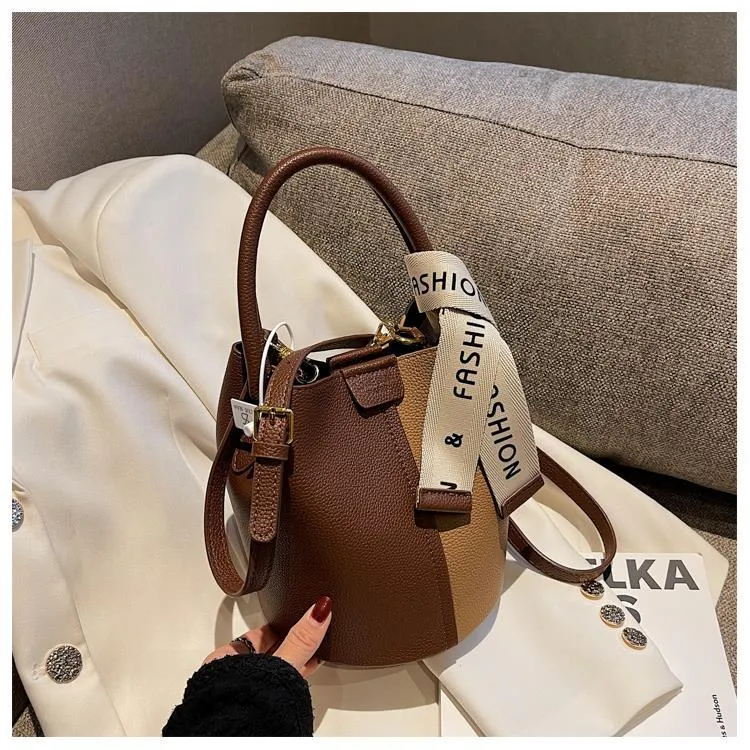 Avery - Trendy Handbag