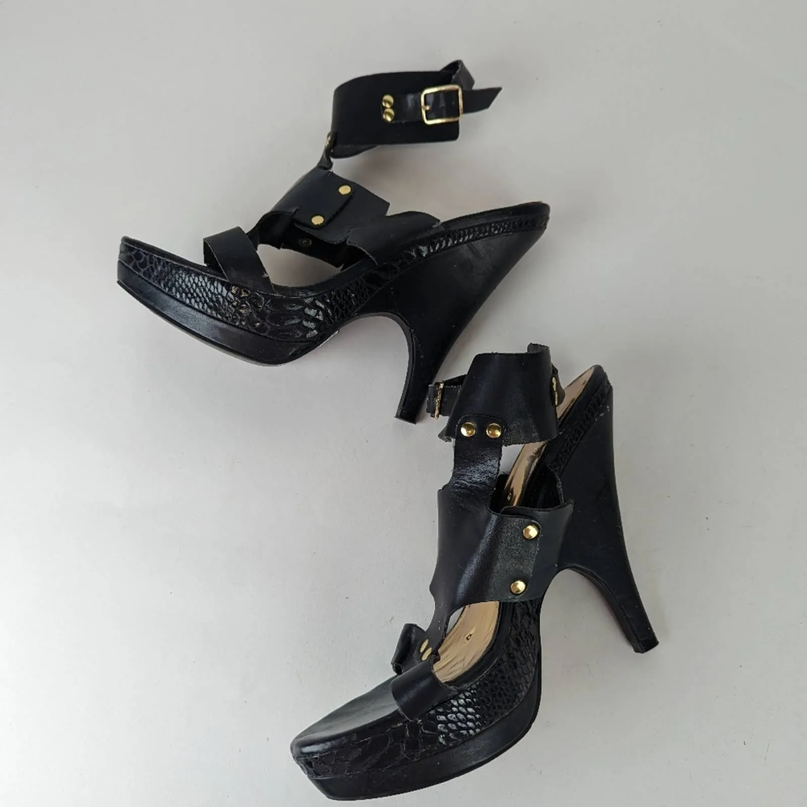 Bakers Melissa Black Strappy Snakeprint Heels 10