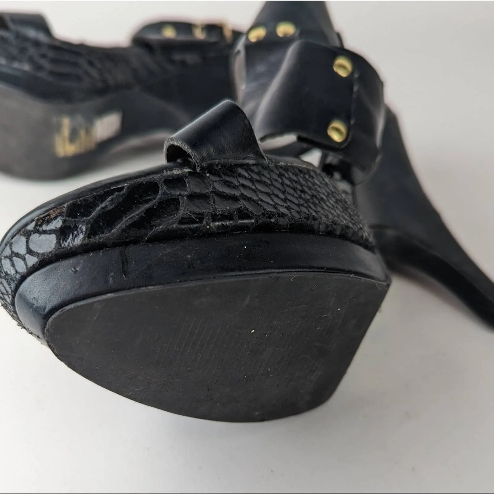 Bakers Melissa Black Strappy Snakeprint Heels 10