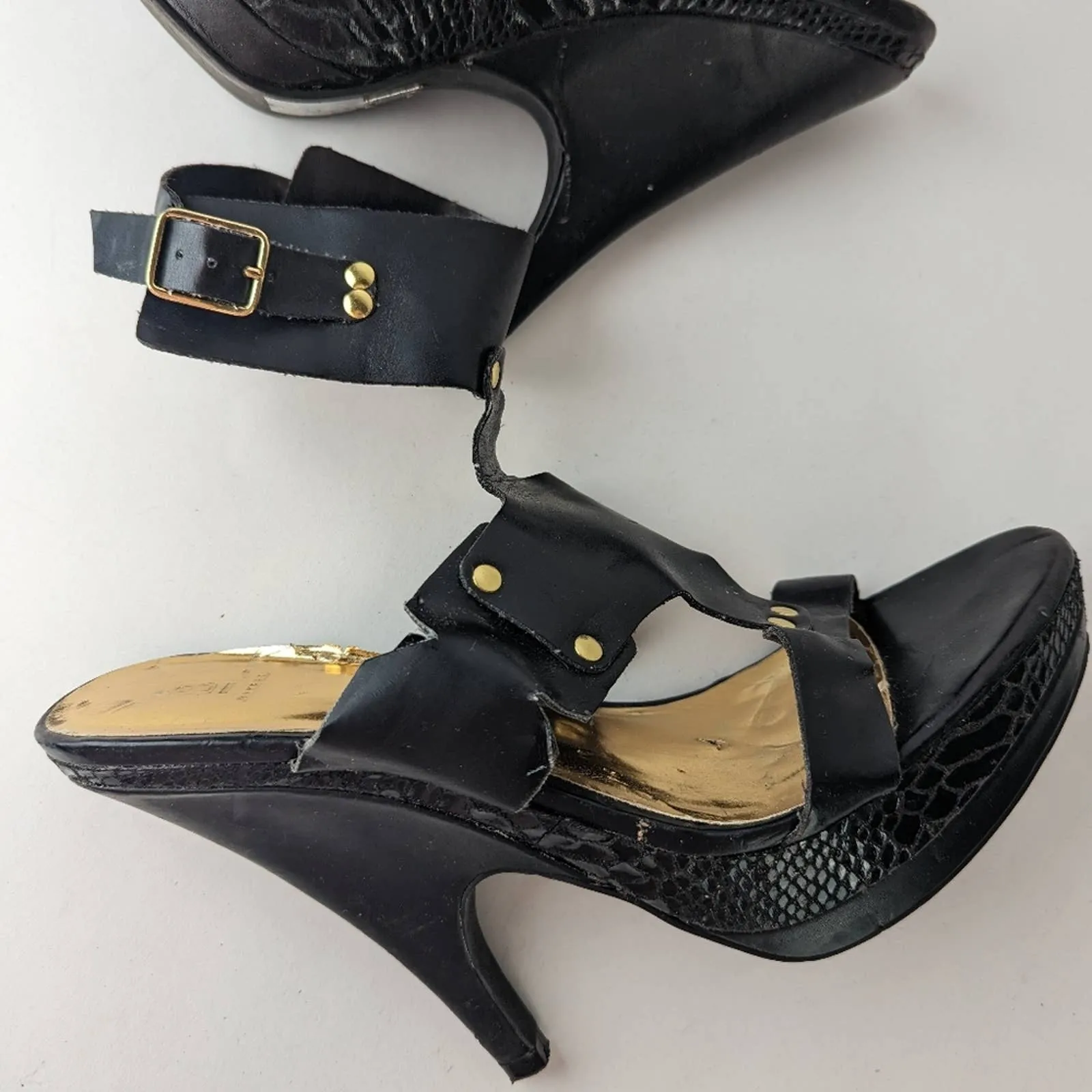 Bakers Melissa Black Strappy Snakeprint Heels 10