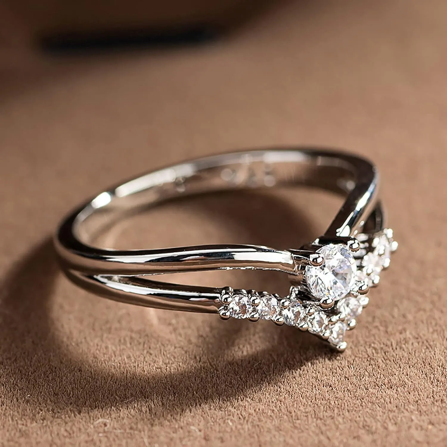 Bride V Shaped Wedding Band Ring Simulated Diamond Proposal Ring Exquisite Anniversary Ring for Woman (Silver, 8)