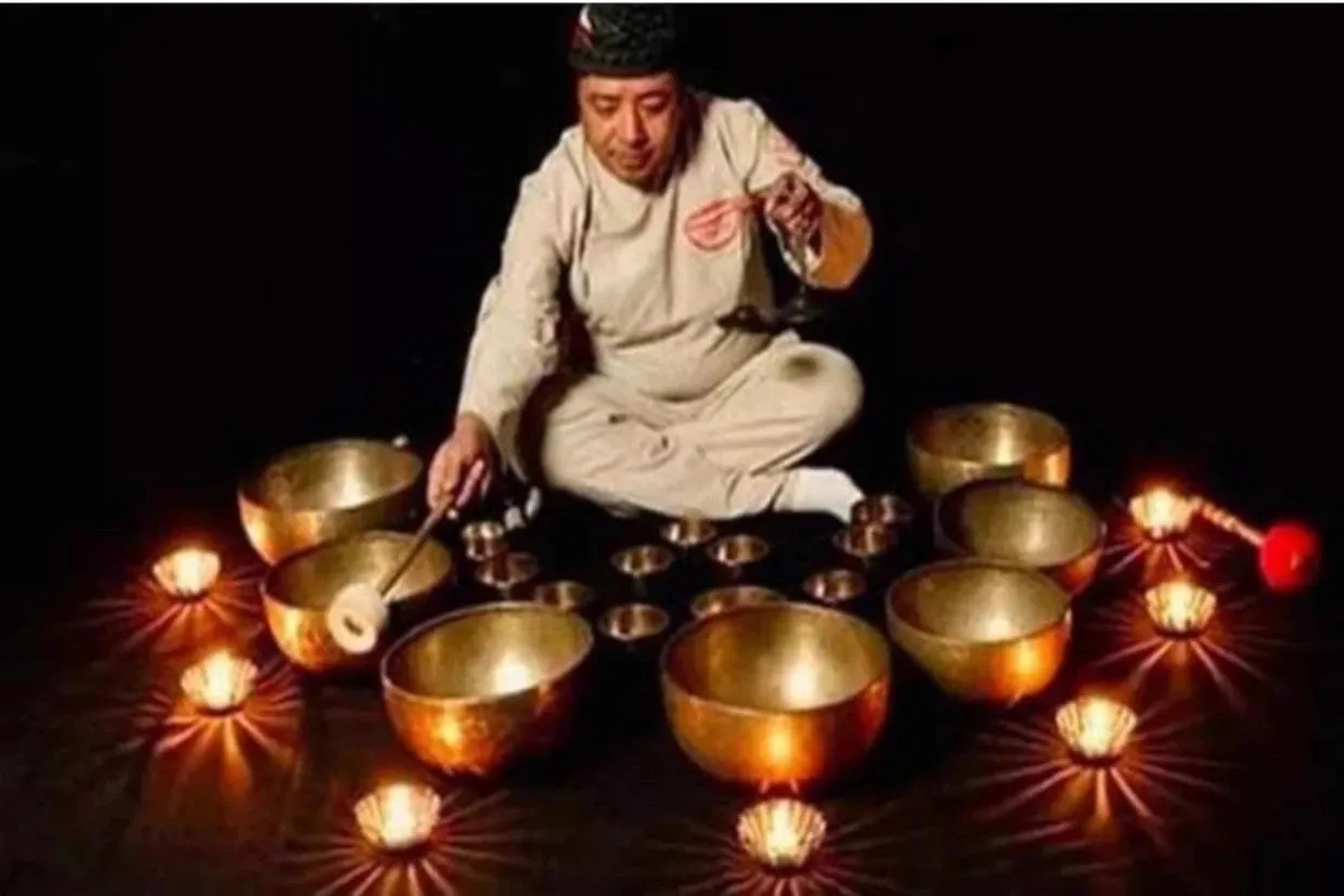 Handmade Brass Tibetan Singing Bowl - Mystical Resonance Full Moon Buddha Edition
