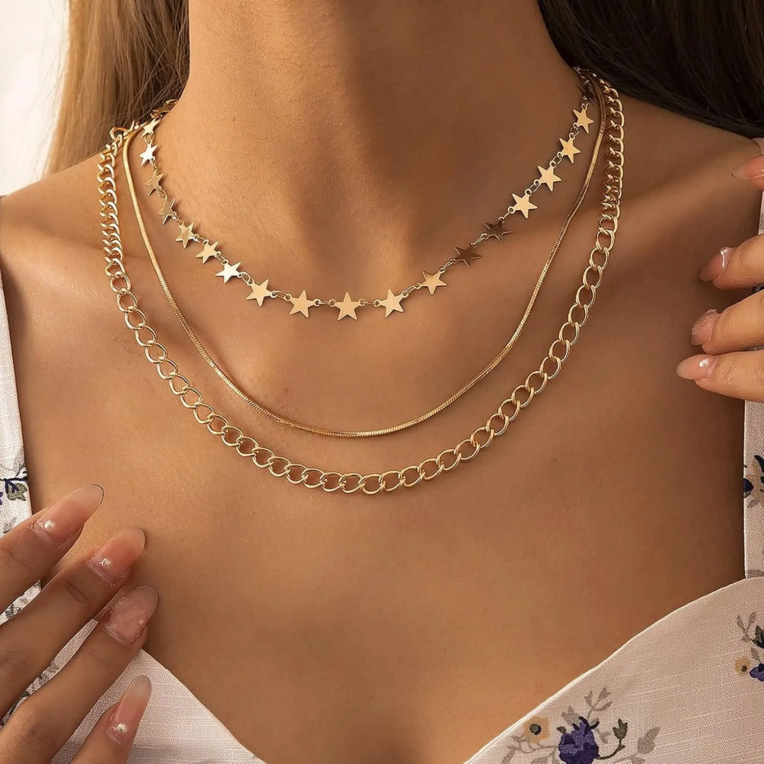 Layered Choker Necklaces for Women, Dainty Layered Choker Necklace Star Pendant Chain Necklaces Jewelry Birthday Gift for Her, 3 Layers