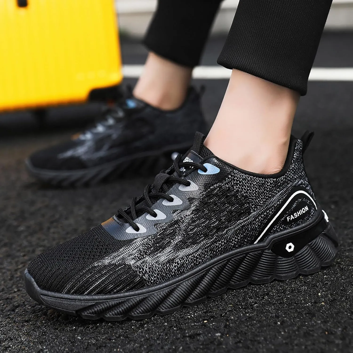 Men's Shoes Summer New Breathable Casual Fly Weaving Mesh Mesh Shoes Running Casual Sports Sneaker Boots for Men