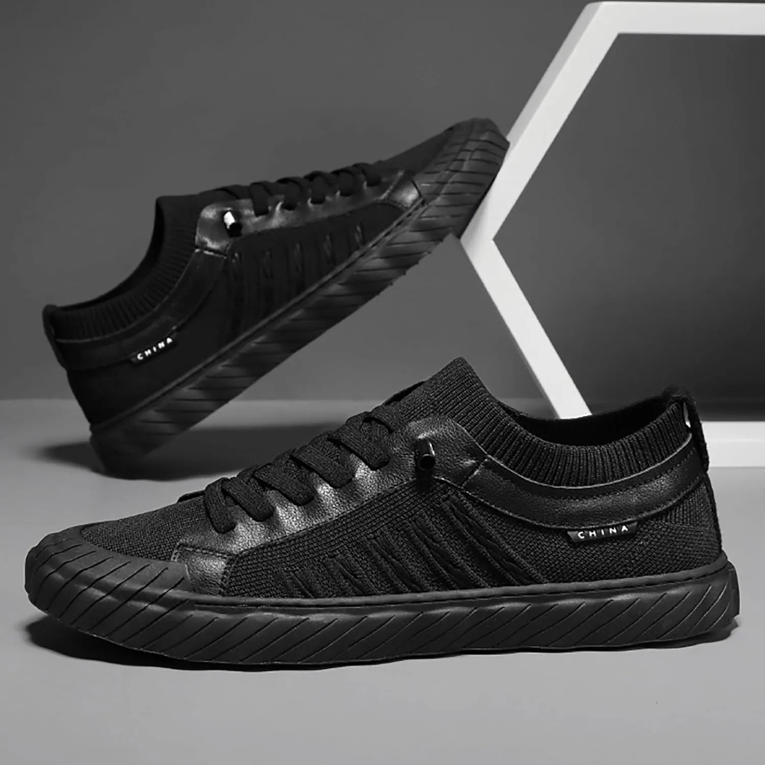 Mesh Shoes Men's Summer New Mesh Hollow Casual Sports Shoes Lightweight Breathable Summer No Show Sneaker Socks Men