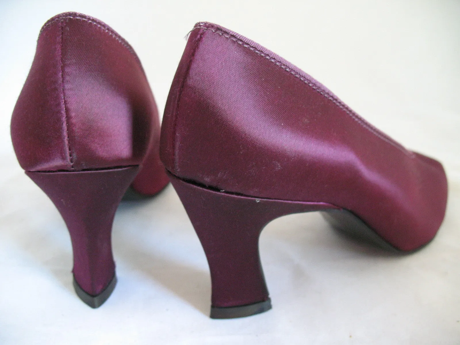 New Vintage Y2K 90s Peacocks Womens Pump Shoes High Heels Made USA Satin Purple