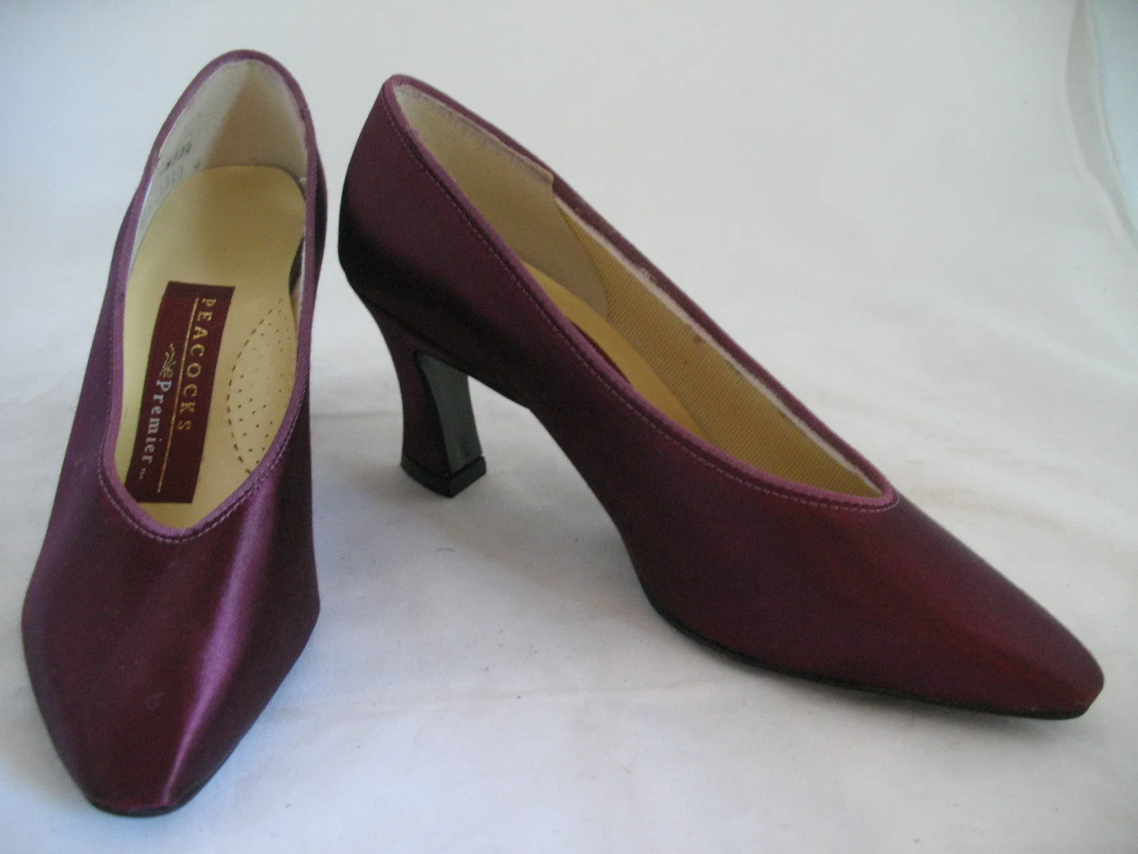 New Vintage Y2K 90s Peacocks Womens Pump Shoes High Heels Made USA Satin Purple