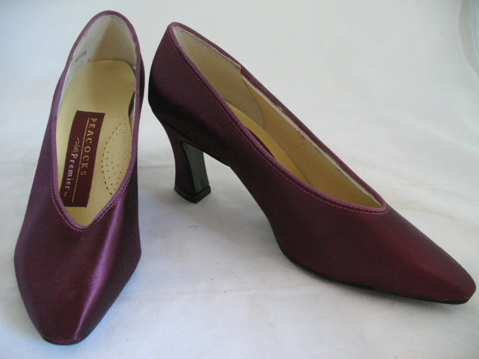New Vintage Y2K 90s Peacocks Womens Pump Shoes High Heels Made USA Satin Purple