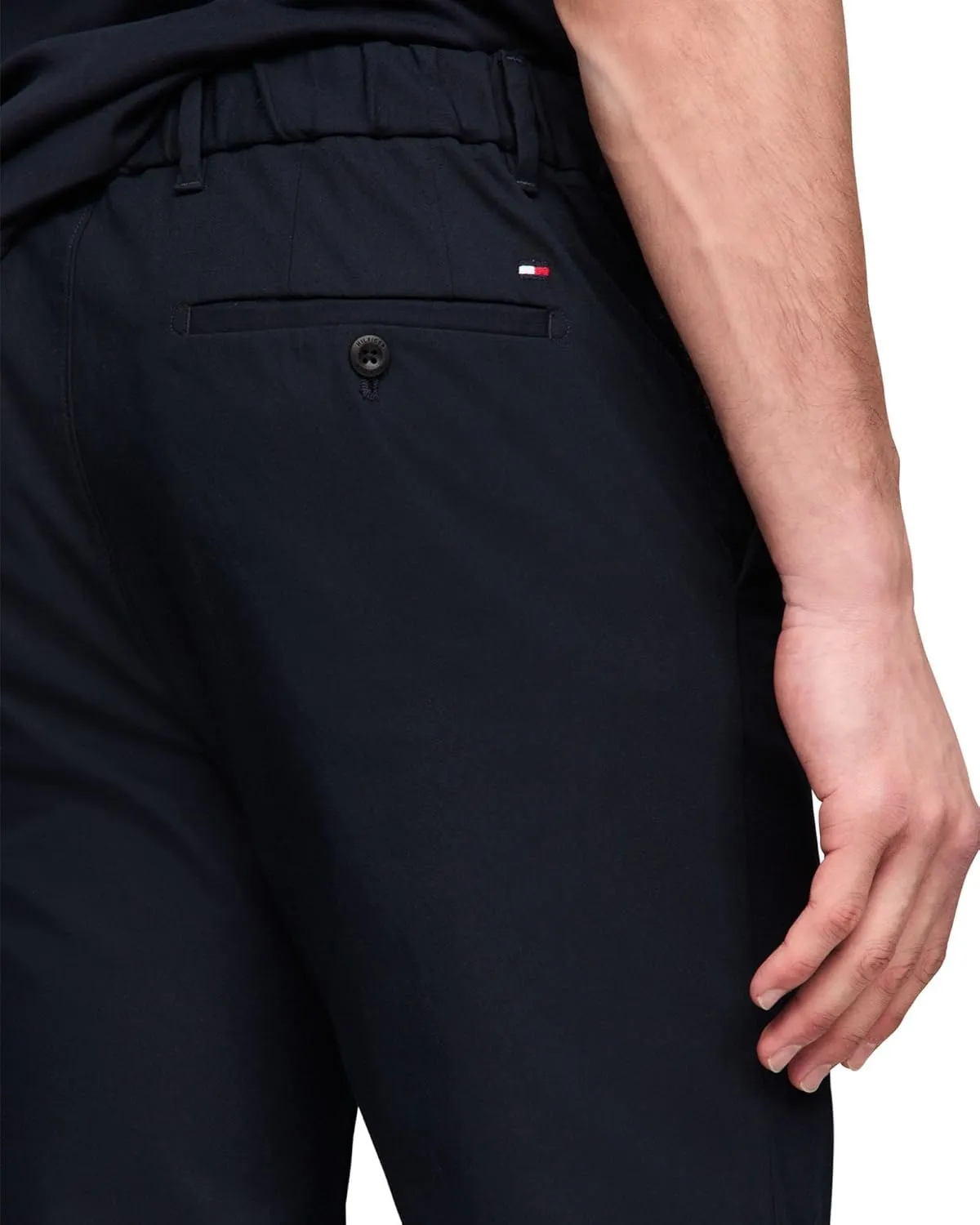 Tommy Hilfiger Men's Casual Moisture Wicking Wrinkle Resistant Stretch Performance Pants in Straight Fit
