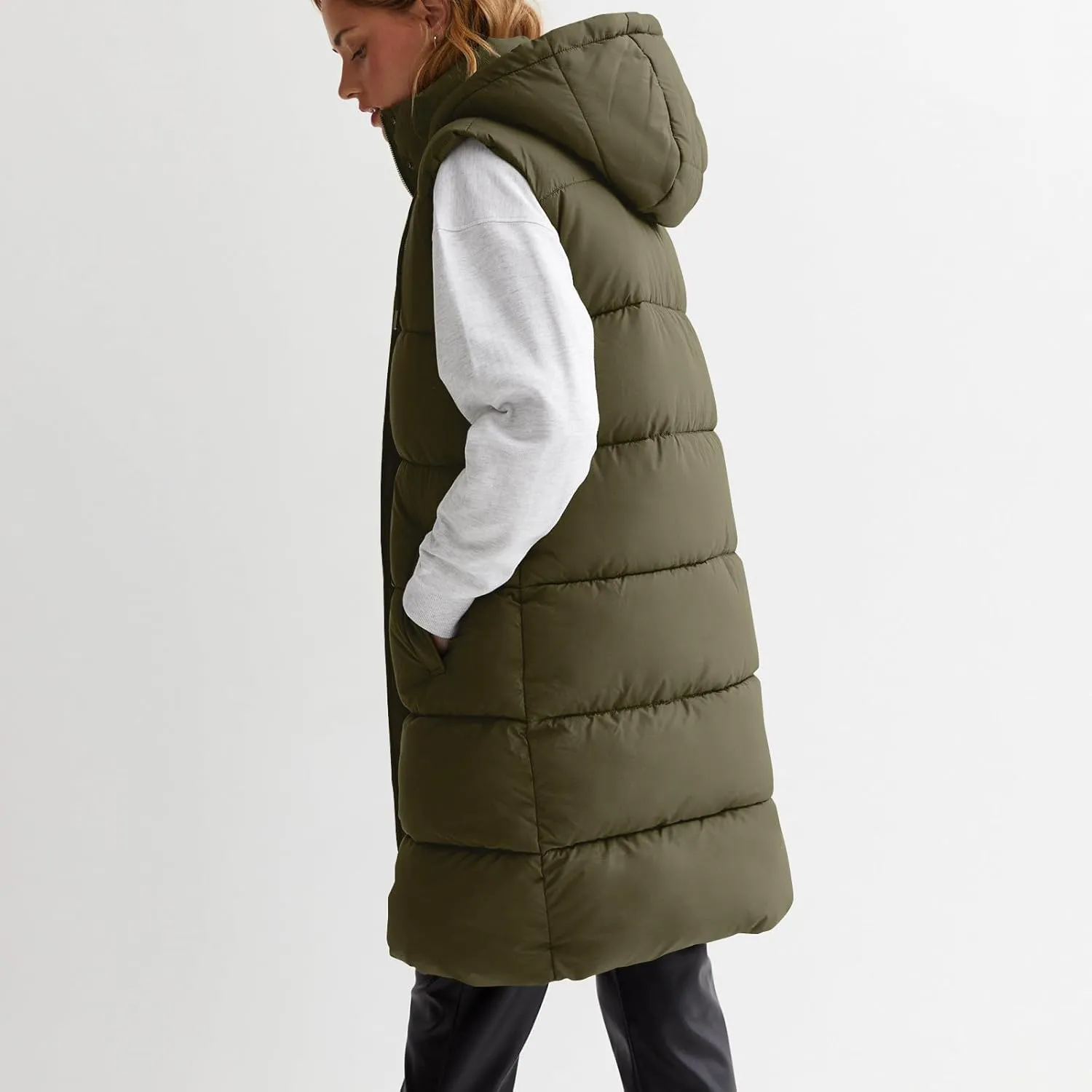 Women Long Puffer Vest Oversized Quilted Vest Zipper Hooded Down Vest Sleeveless Puffy Jacket Winter Outerwear Vests